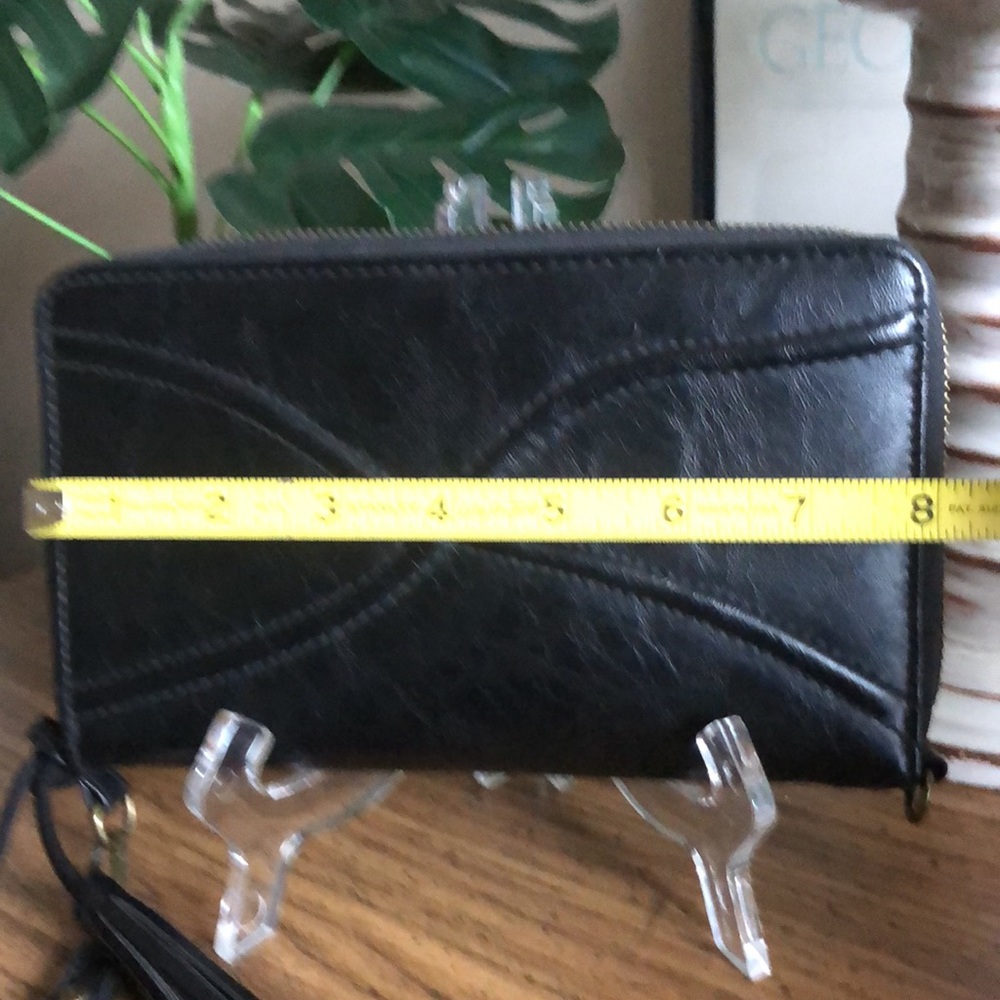Save the Girls Convertible Touch Screen Wristlet/Crossbody/Wallet RARE - Picture 13 of 14